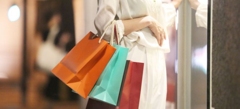 日傘がもたらす快適さと個性現代のおしゃれと実用性を両立する選択肢