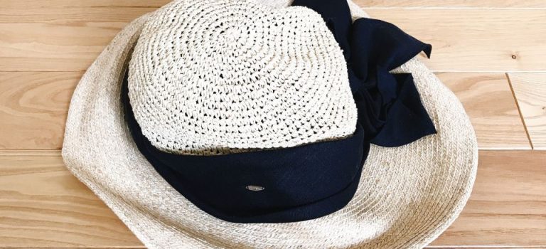 雨の日のおしゃれを格上げする傘選びで個性と上品さを纏う大人の極意